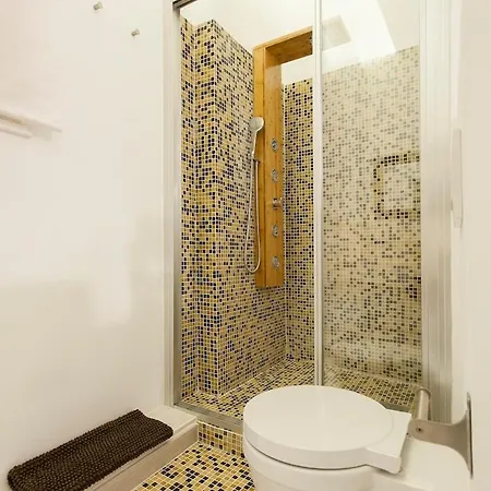 ゲストハウス Ginjinha House - 4 - Bairro Alto - With Ac By Lisbeyond 3*